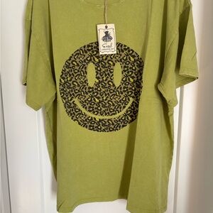 Easel Leopard Smiley Face Short Sleeve Tee in Matcha Green